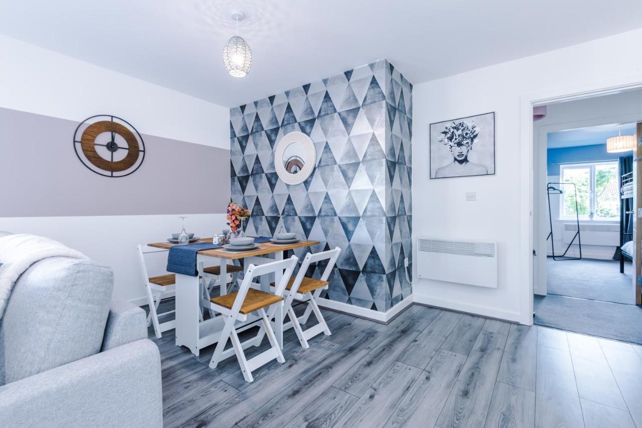Stunning 2 Bed Apt By Greenstay Serviced Accommodation - Located In Formby Village - Perfect For Short & Long Stays - Couples, Friends & Families & Business Travellers All Welcome - Dog Friendly - 7 Buitenkant foto