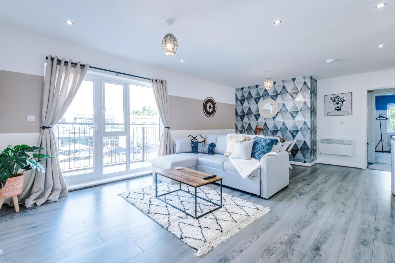 Stunning 2 Bed Apt By Greenstay Serviced Accommodation - Located In Formby Village - Perfect For Short & Long Stays - Couples, Friends & Families & Business Travellers All Welcome - Dog Friendly - 7 Buitenkant foto