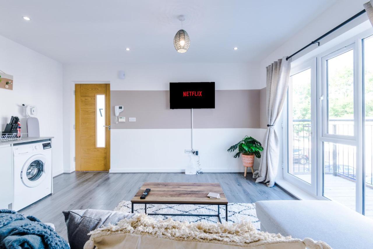 Stunning 2 Bed Apt By Greenstay Serviced Accommodation - Located In Formby Village - Perfect For Short & Long Stays - Couples, Friends & Families & Business Travellers All Welcome - Dog Friendly - 7 Buitenkant foto