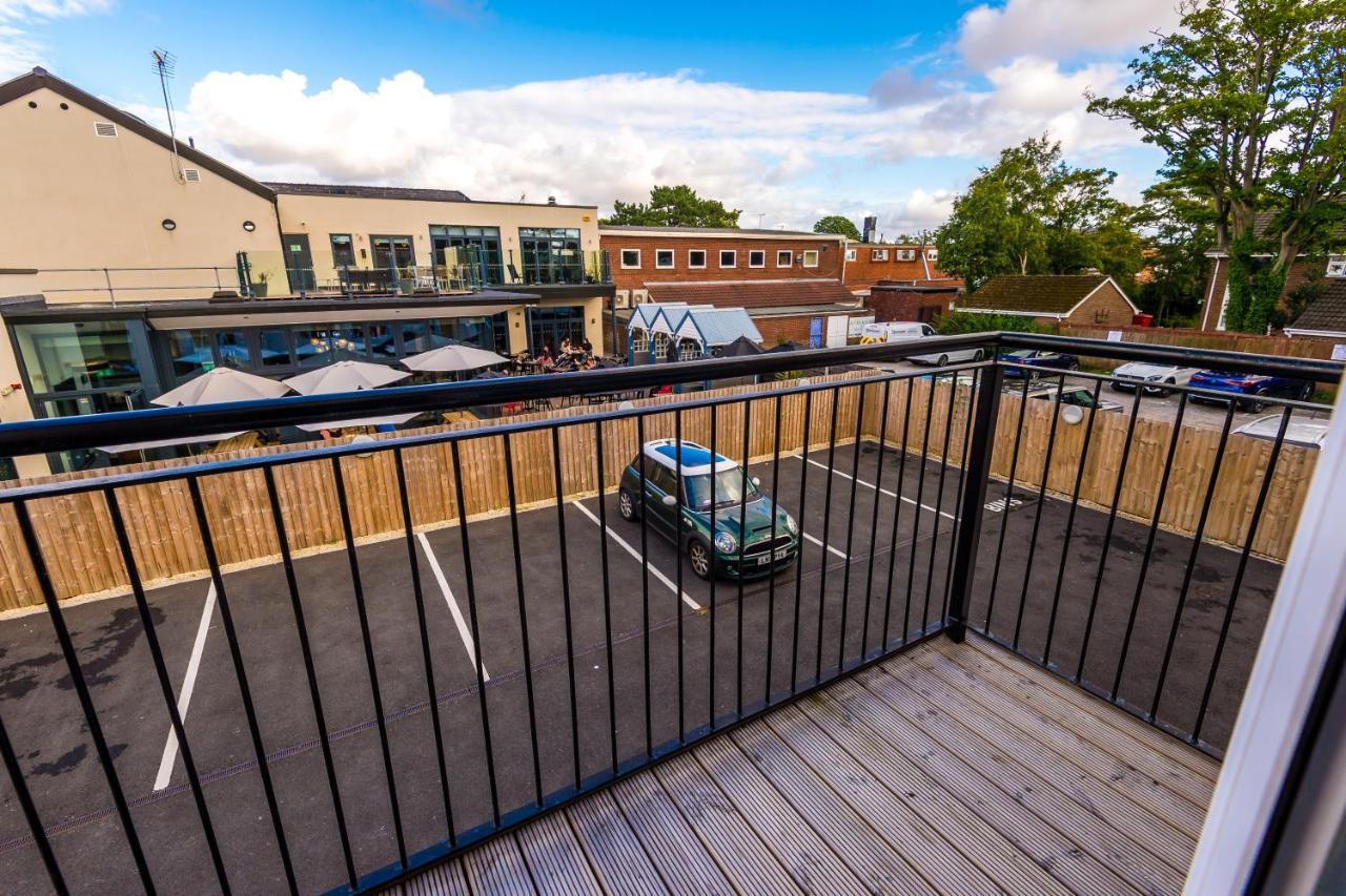 Stunning 2 Bed Apt By Greenstay Serviced Accommodation - Located In Formby Village - Perfect For Short & Long Stays - Couples, Friends & Families & Business Travellers All Welcome - Dog Friendly - 7 Buitenkant foto